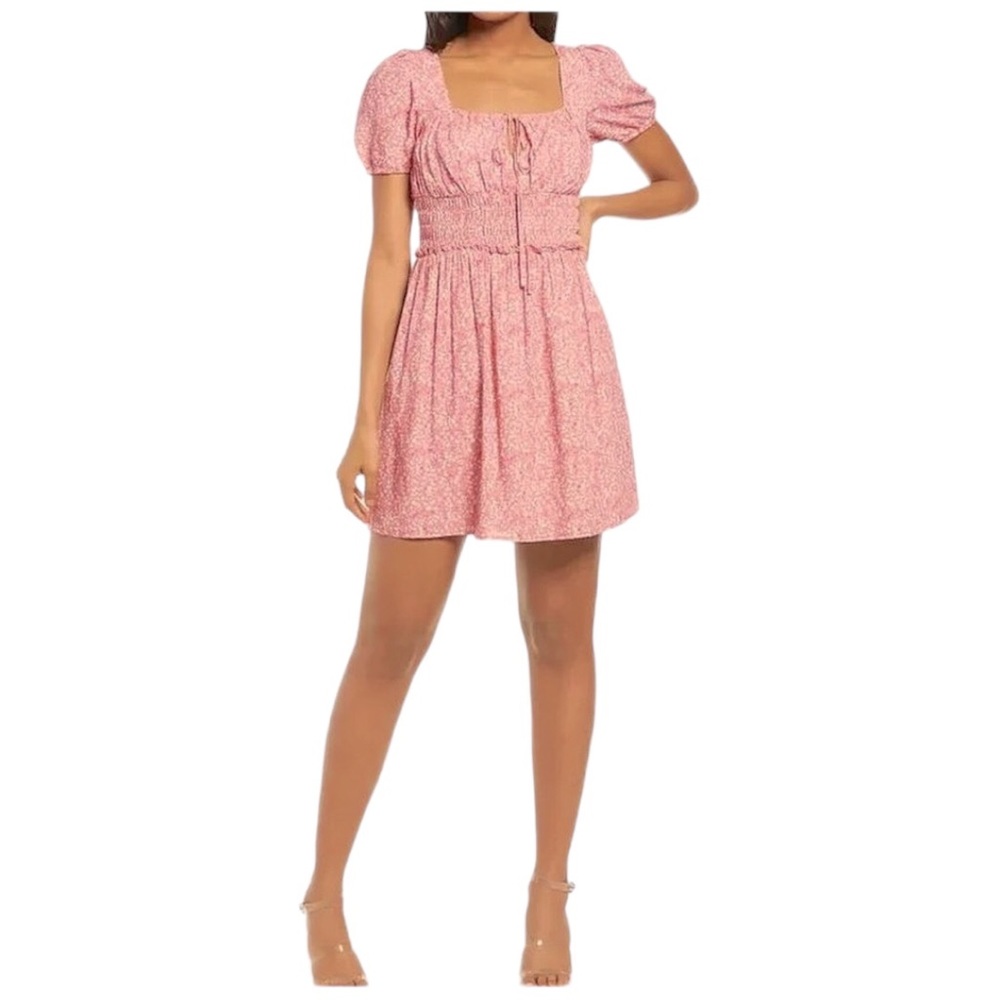 Wayf Floral Dress Size S  New Reg $90. 
The dress features a dainty floral print